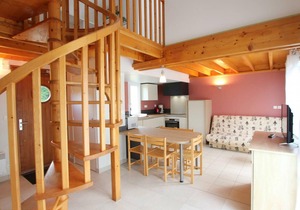 "Charming House near Beach: 3BR, Terrace, BBQ, Pet-Friendly, Parking, WiFi"