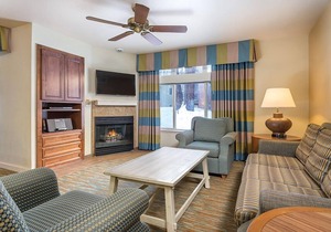 Charming Lodge-Style Resort with Something to do in Every Season!