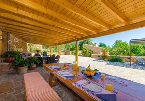 Charming luxury villa with large pool, free WiFi, in rural location
