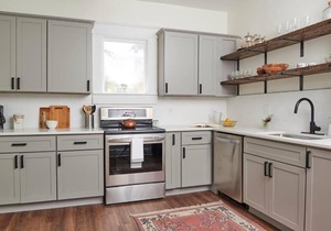 Charming Spacious Victorian Home Close to Downtown