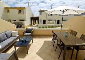 Charming Sunny Villa Sao Rafael Beach
