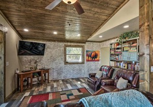 Charming Texas Home with Stunning Canyon Views!
