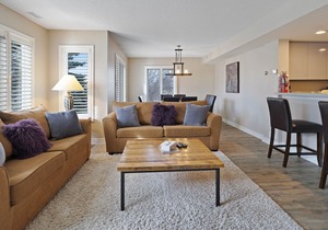 Charming & unique retreat w/ a seasonal swimming pool in an unbeatable location
