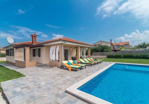 Charming Villa Amalia near the beach with private pool.