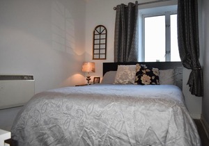City Centre Top Floor Flat overlooking Liffey River