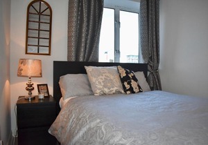 City Centre Top Floor Flat overlooking Liffey River