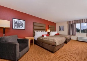 Clackamas Inn and Suites