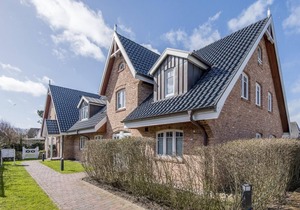 Close to the beach. Quiet. Comfortable. - House Doktor-Ross-Straße