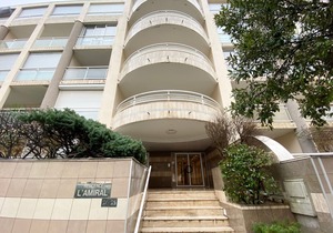 Coastal Haven: 2BR Apartment w/Mezzanine, Garage, Steps from Beach, Near Amenities