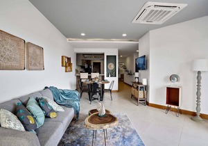 Coastal Luxury Condo, 100 mgps Internet and GYM