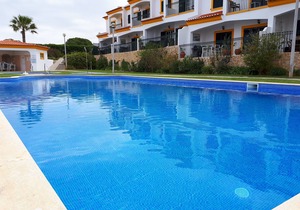 Colina Verde C Lote 3, A Stunning Townhouse With Shared Pool Close to Beach/Town