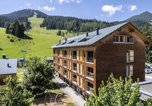 Comfort 4-person apartment in the holiday park Landal Brandnertal