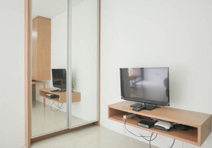 Comfort and Simply Studio Tamansari Semanggi Apartment By Travelio
