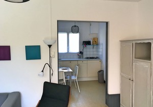 Comfortable apartment with terrace and loggia, a stone's throw from the sea