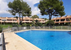Comfortable apartment, beach, pool, tennis, sailing, sea view, golf, diving