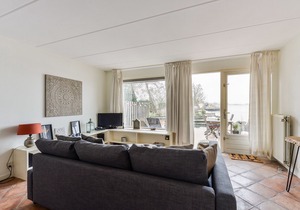 Comfortable lakeside apartment near Amsterdam (27a)