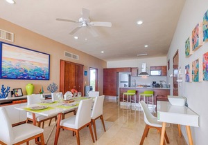 Comfortable, modern condo with beautiful ocean views, swimming pool, AC!