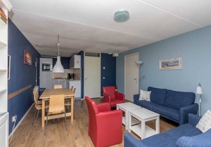 Complete, popular island house with steam shower. There is a lockable fence between the garden and t