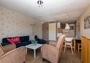 Complete, popular island house with steam shower. There is a lockable fence between the garden and t