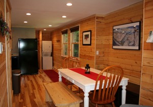 Completely Renovated Treetop Townhome Next To Village and Slopes.