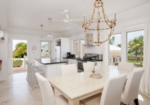 Compound w/Beach, Pool, PICKLEBALL, Gym, Kayaks, Golf Carts, VIEWS!