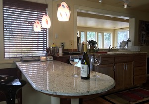 Contemporary Flat on a Christmas tree farm 5 Minutes to Oregon State University