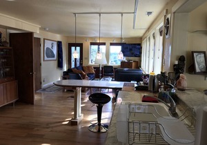 Contemporary Flat on a Christmas tree farm 5 Minutes to Oregon State University