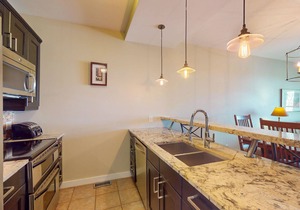 Convenient Condo Steps from Blue Mountain Village w/Free WiFi & Private W/D