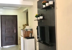 Convenient studio 13 mins to downtown - few steps to great food, cafes, shops