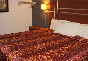 Coratel Inn & Suites By Jasper Waite Park- 1 King Bed Non-Smoking