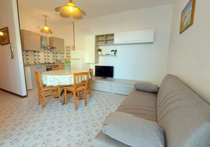 Cortina 2-9 Two room seafront apartment with air conditioning