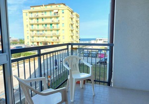Cortina 2-9 Two room seafront apartment with air conditioning