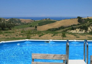Cosy apartment in villa with hot tub, A/C, WIFI, pool, TV, patio, pets allowed and panoramic view