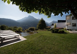 Cosy apartment for 4 guests with WIFI, pool, TV, terrace, pets allowed and parking