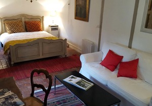Cosy Castle in Onlay with Swimming Pool