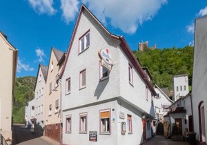 Cosy holiday home in Sankt Goarshausen with barbecue