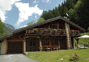 Cosy Mountain Chalet with Mont-Blanc view, in proximity to ski stations