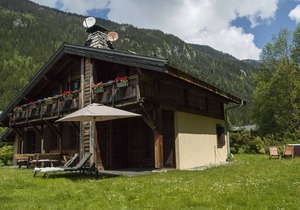 Cosy Mountain Chalet with Mont-Blanc view, in proximity to ski stations