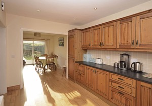 Cottage 323 - Cleggan - sleeps 8 guests in 4 bedrooms