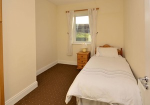 Cottage 323 - Cleggan - sleeps 8 guests in 4 bedrooms