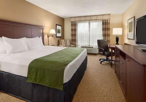 Country Inn & Suites by Radisson Stevens Point WI