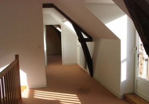 Countryside Retreat: Renovated Farmhouse 5km from Major Shopping, 7km from Le Mans