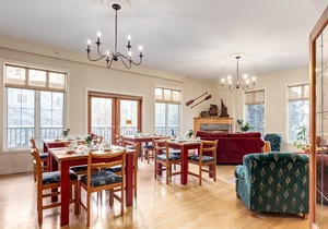 Courthouse Inn - Queen (3)