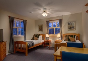 Courthouse Inn Revelstoke - Two Twin
