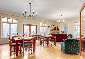 Courthouse Inn Revelstoke - Two Twin