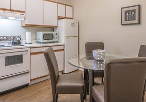 Cozy 1 bed/1 bath suite is on the 2nd level in the Historical Carew House