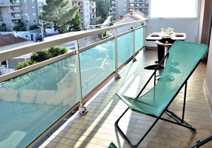 Cozy 2-Room Apartment, A/C, Parking, Near Shops and Beach in Cavalaire, Sleeps 4