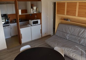 Cozy 2-Room Apartment for 6 with Mountain Views, Terrace & Private Parking in Bolquère