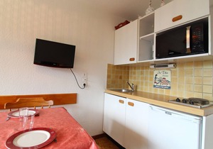 Cozy Apartment for 5 in Val Cenis Le Haut, Near Slopes and Amenities