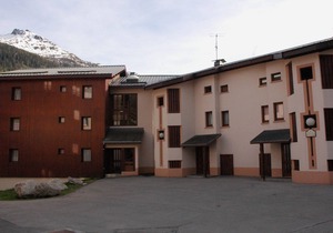 Cozy Apartment for 5 in Val Cenis Le Haut, Near Slopes and Amenities